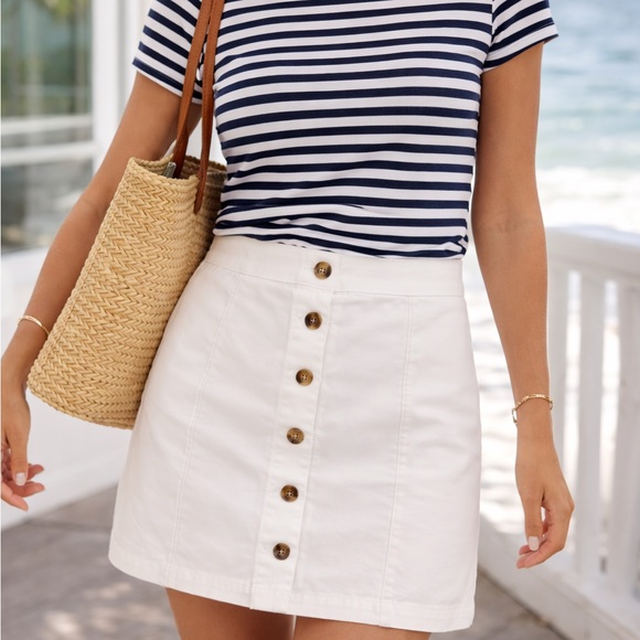 LOFT White Button Front Mini Skirt Size 10 Cotton Stretch Coastal Preppy - Picture 1 of 10